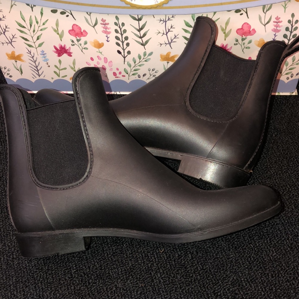 Merona rubber booties size 9 like new black